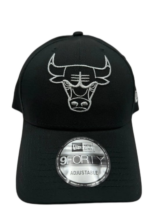 Bulls metallic outline