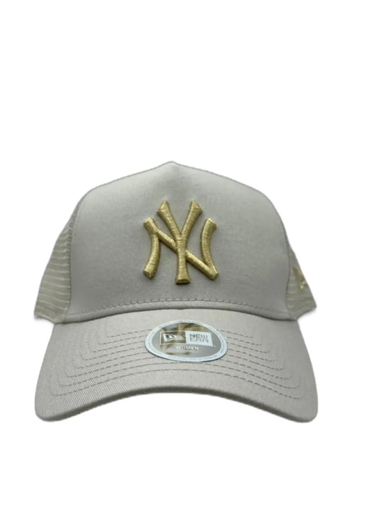 Yankees Trucker Women